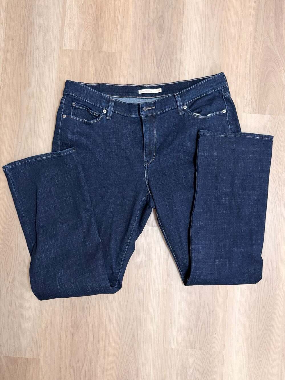 Levi's Classic Bootcut Jeans Size 18W Dark Wash Denim